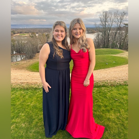 B DARLIN Womens Fitted Small Train Adjustable Spaghetti Strap Gown Dress Size 0 - Picture 5 of 6